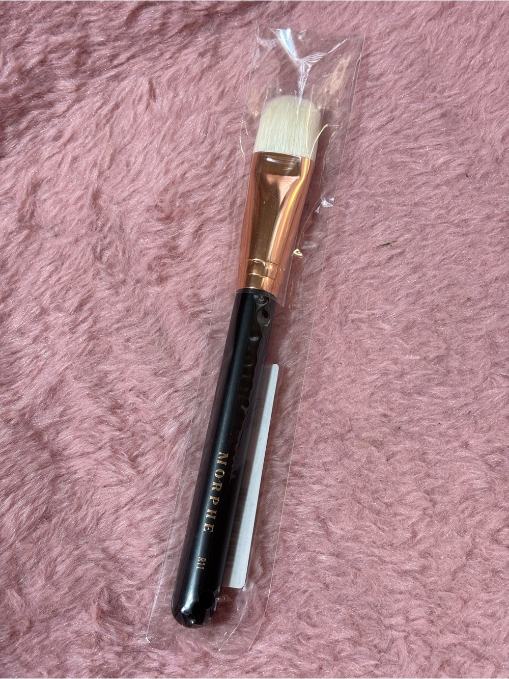 Morphe R11 Deluxe Oval Shadow Brush